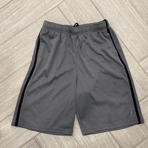 Youth large shorts - Picture 2 of 5
